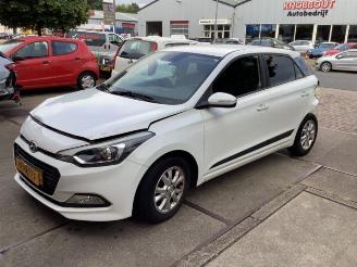 Salvage car Hyundai I-20 i20 (GBB), Hatchback, 2014 / 2020 1.0 T-GDI 100 12V 2016/9