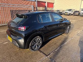 Peugeot 208  picture 7