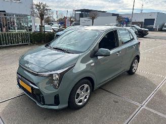 krockskadad bil auto Kia Picanto  2025/8