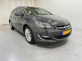 skadebil auto Opel Astra Sports Tourer 1.4 Edition Navi/Clima 2016/2