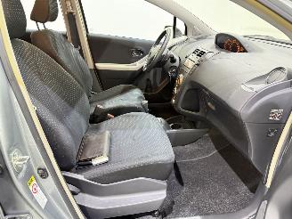 Toyota Yaris 5-Drs 1.3 VVT-i Automaat Clima picture 14