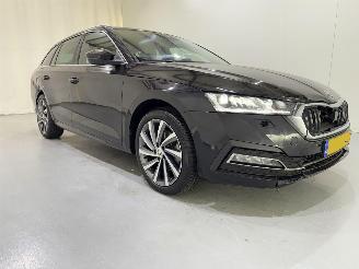 Damaged car Skoda Octavia Combi 1.4 TSI iV PHEV Business 2021/3