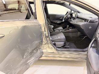 Toyota Corolla Touring Sports 2.0 VVT-i Premium Plus Aut. picture 45