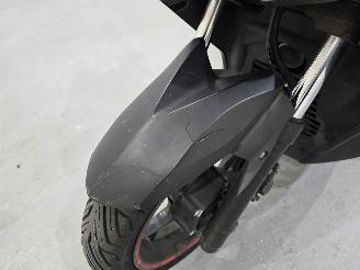 Yamaha X-Max 250 ABS picture 9