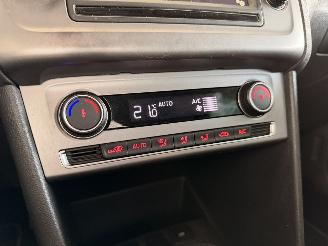 Volkswagen Polo V HB 1.0 Lounge Clima picture 8