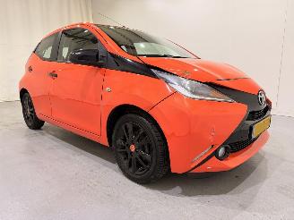 Damaged car Toyota Aygo HB 1.0 VVT-i x-cite Navi/Airco 2014/10