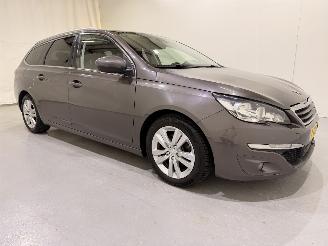 Schadeauto Peugeot 308 SW 1.6 Blue HDI 120 Executive 2014/11