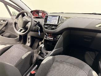Peugeot 208 HB 1.2 Allure Navi/Clima picture 7