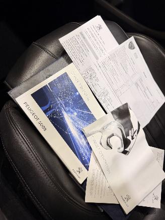 Peugeot 5008 1.2 PureTech 130 Executive Aut8 7-pers. picture 58