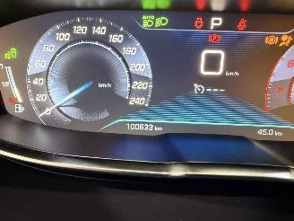 Peugeot 5008 1.2 PureTech 130 Executive Aut8 7-pers. picture 18