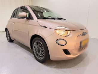 Schadeauto Fiat 500 500-e Icon 42kWh Carplay/Clima 2021/6