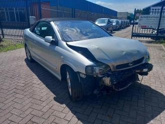 Salvage car Opel Astra Astra G (F67), Cabrio, 2001 / 2005 1.6 16V 2002/6