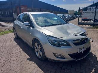 rozbiórka samochody osobowe Opel Astra Astra J (PC6/PD6/PE6/PF6), Hatchback 5-drs, 2009 / 2015 2.0 CDTI 16V 165 Ecotec 2012/2