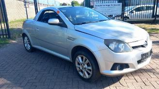 Vrakbiler auto Opel Tigra Tigra Twin Top, Cabrio, 2004 / 2010 1.4 16V 2005/6
