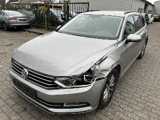 Auto incidentate Volkswagen Passat Stationcar 1.4 TSI  Automaat Connected 2017/2