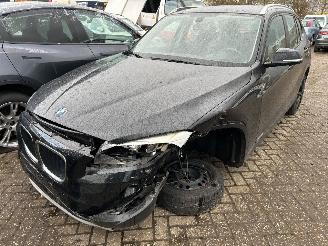 skadebil auto BMW X1 SDrive 2.0i Automaat  Executive 2013/6