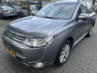 Avarii autoturisme Mitsubishi Outlander 2.0 PluginHybrid Instyle  Automaat 2014/4