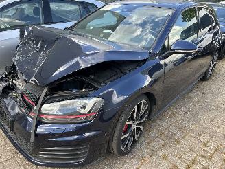 Damaged car Volkswagen Golf 2.0 GTI    Automaat  ( leer- Panoramadak ) 2015/5