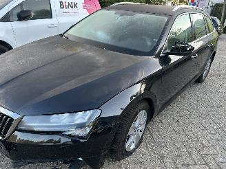 skadebil auto Skoda Superb 1.5 TSI  Automaat Stationcar Business Edition 2024/6