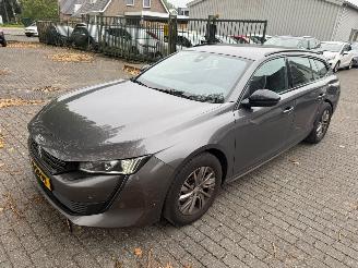 Voiture accidenté Peugeot 508 SW 1.2 PureTech Active Pack Business 2022/2