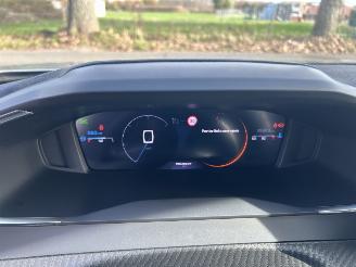 Peugeot 2008 1.2 PureTech  Allure picture 13