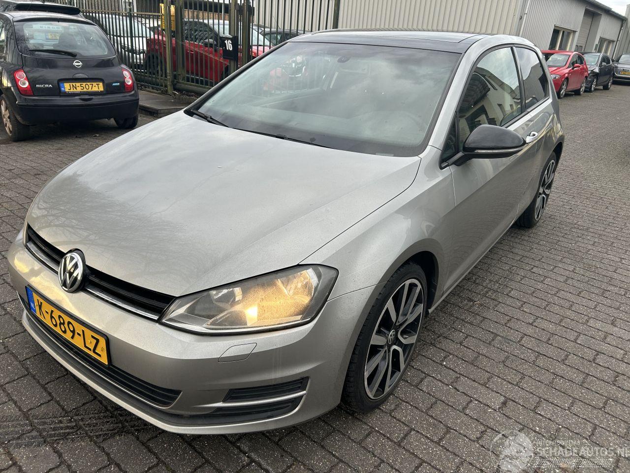 Volkswagen Golf 1.2 TSI  Trenline  ( panoramadak )