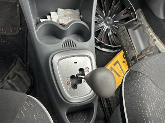 Peugeot 107 1.0-12V  XS Automaat  5 Drs- Airco picture 8