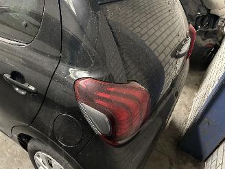 Peugeot 108 1.0 e-VTI   5 Drs picture 6