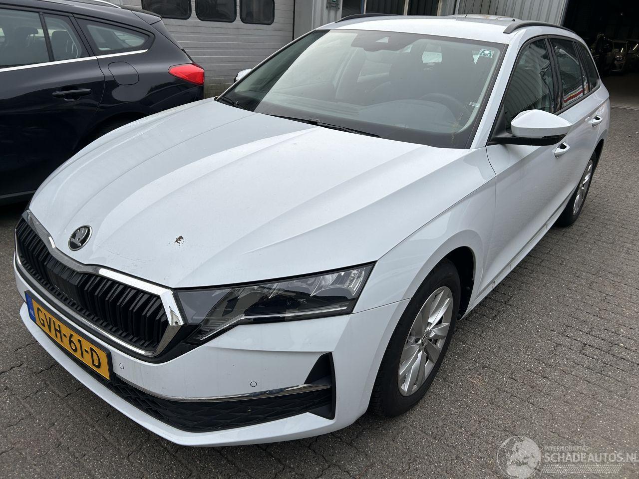 Skoda Octavia Combi 1.5 TSI E-Tec MHEV Automaat First Edition   ( 19085 KM )