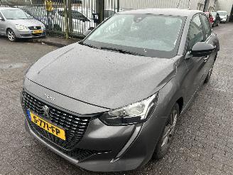 damaged passenger cars Peugeot 208 1.2 PureTech Active Pack 2023/1