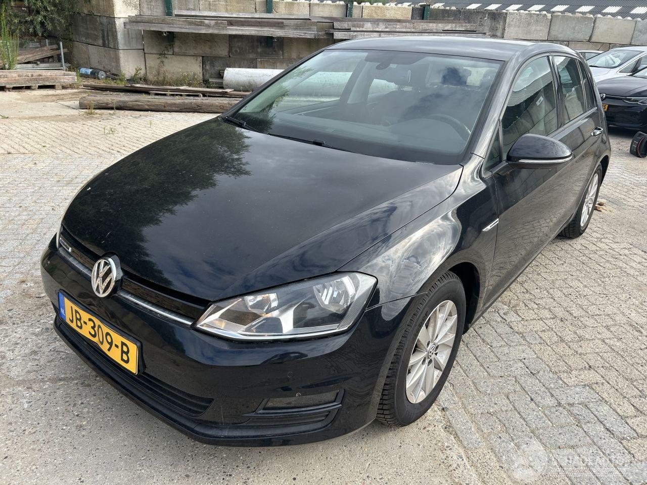 Volkswagen Golf 1.0 TSI   5 Drs