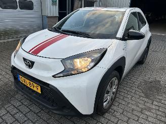 Vaurioauto  passenger cars Toyota Aygo X  1.0 VVT-I Play 2024/12