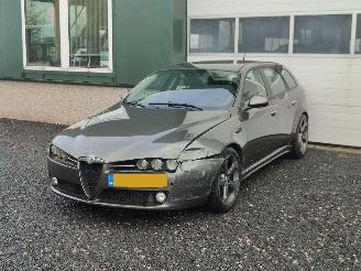 krockskadad bil auto Alfa Romeo 159 1.9 JTS Distinctive Clima Leer 2006/7
