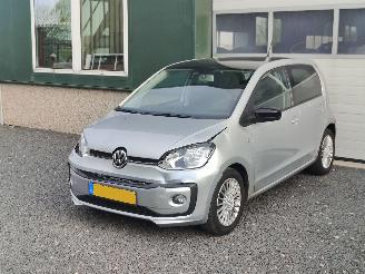 skadebil auto Volkswagen Up! 1.0 High Up! 2015/1