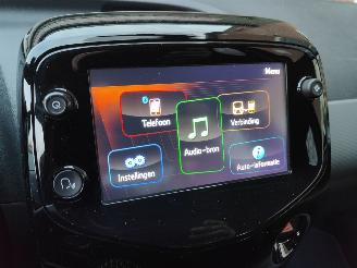 Peugeot 108 1.0 e-VTI Allure Clima Cruise picture 12