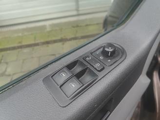 Volkswagen Transporter 2.0 TDI L2H1 DC Comfortline Aut. picture 28