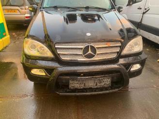 Uttjänta bilar auto Mercedes ML ML I (163), SUV, 1998 / 2005 400 4.0 CDI V8 32V 2004/0