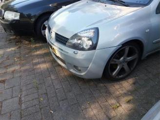 Renault Clio  picture 2