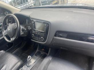 Mitsubishi Outlander Outlander (GF/GG), SUV, 2012 / 2022 2.0 16V PHEV 4x4 picture 3