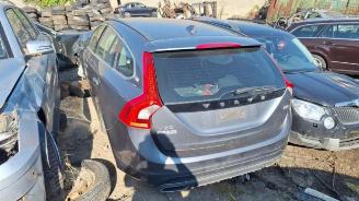 Vrakbiler auto Volvo V-60 V60 I (FW/GW), Combi, 2010 / 2018 2.0 D2 16V 2015/0