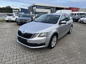 krockskadad bil auto Skoda Octavia 85 KW LIMOUSINE FACELIFT AMBITION KLIMA 2017/5