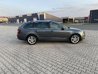 Skoda Octavia 1.6 TDI DSG KLIMA NAVI AHK SITZHEIZUNG picture 4