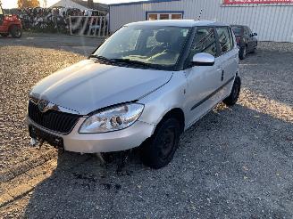 demontáž osobní automobily Skoda Fabia 1.2 THP Zilver LA7W Onderdelen CGPB Motor 2012/6