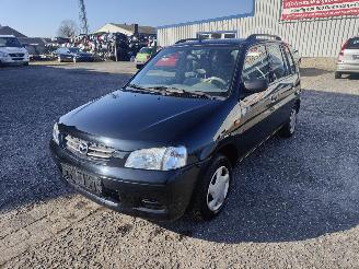 Vrakbiler auto Mazda Demio 1.4 Zwart A3F Onderdelen B3ME Motor 2002/7