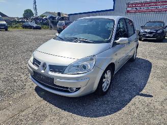 Salvage car Renault Scenic 1.6 16V Zilver TED69 Onderdelen K4M766 Motor 2007/3