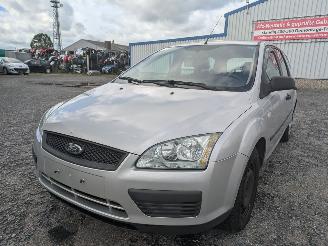 Salvage car Ford Focus 1.8 2007/2