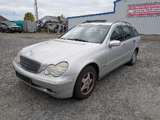 krockskadad bil auto Mercedes C-klasse 203 1.8 Brillantsilber - Metallic 744 2003/9