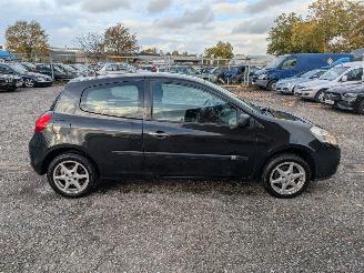 Renault Clio CLIO III BERLINE 3PRTES picture 3