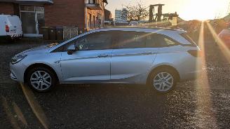 Opel Astra 1.6 picture 8