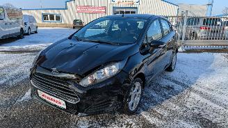 uszkodzony samochody osobowe Ford Fiesta 1.0 Automatik 2014/3